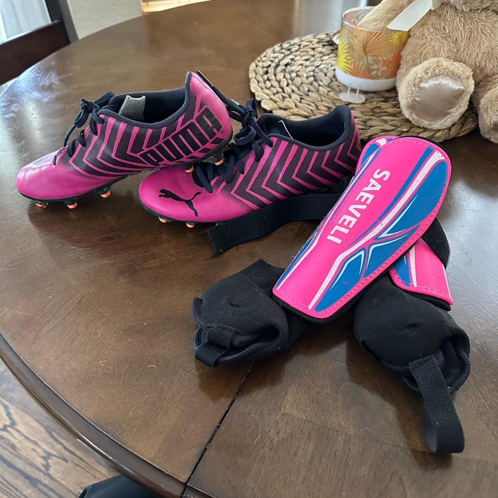 Soccer shoes & shin pads